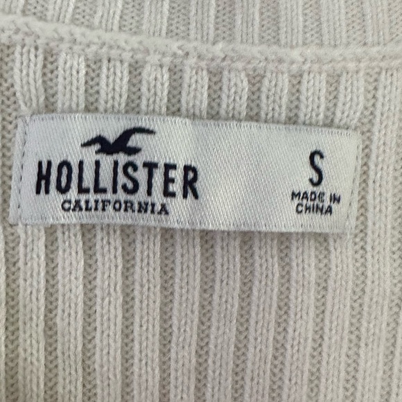 Hollister Sweater - Picture 2 of 5